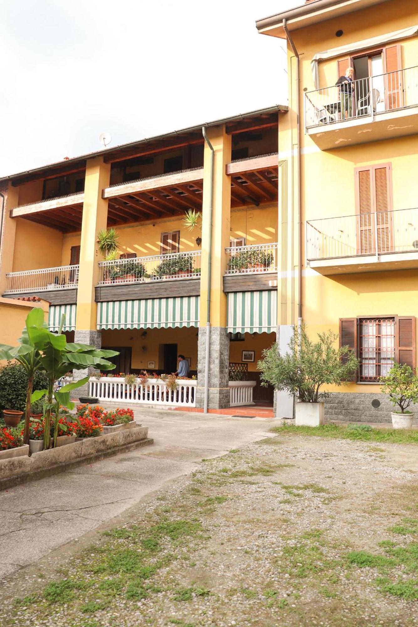 La Corte Di Brusuglio Apartments Кормано Экстерьер фото
