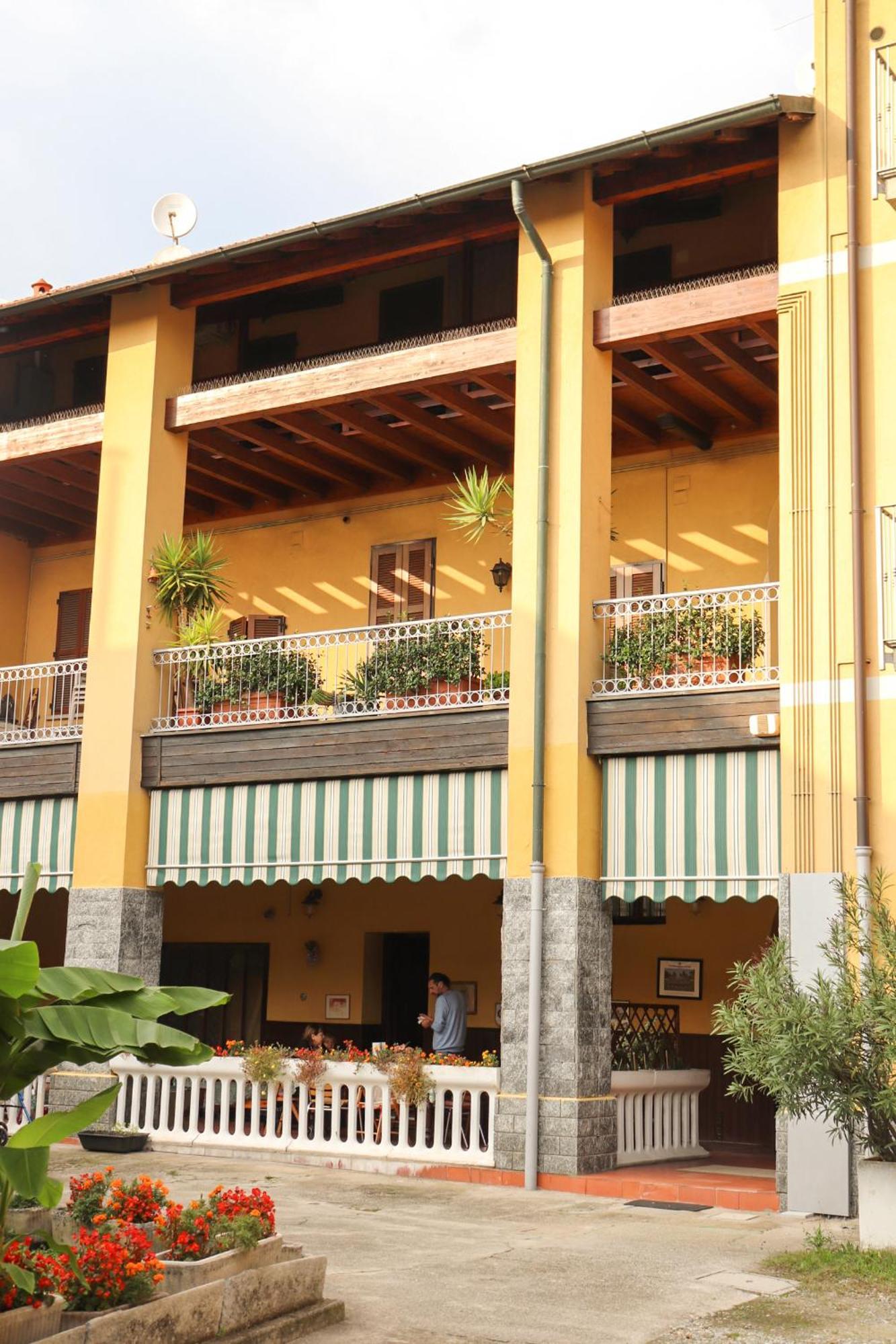 La Corte Di Brusuglio Apartments Кормано Экстерьер фото